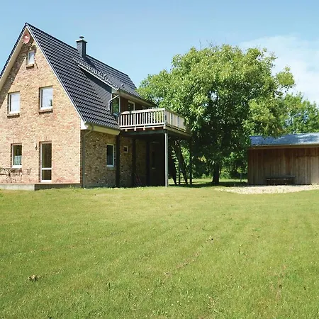 Three-bedroom In Apartmán *